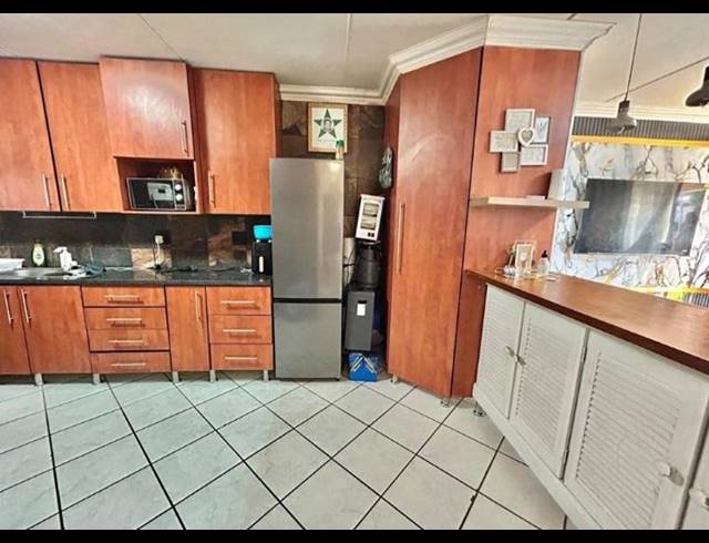 2 BEDROOM TOWNHOUSE FOR SALE IN EVELEIGH